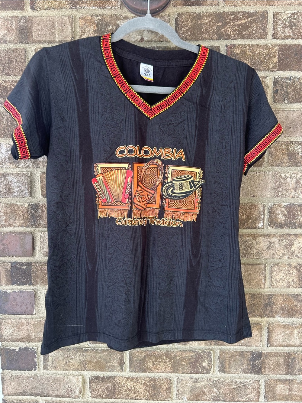 🤩 Colombian Cultural Tradition Graphic Tee Black Embroidered V-Neck Large